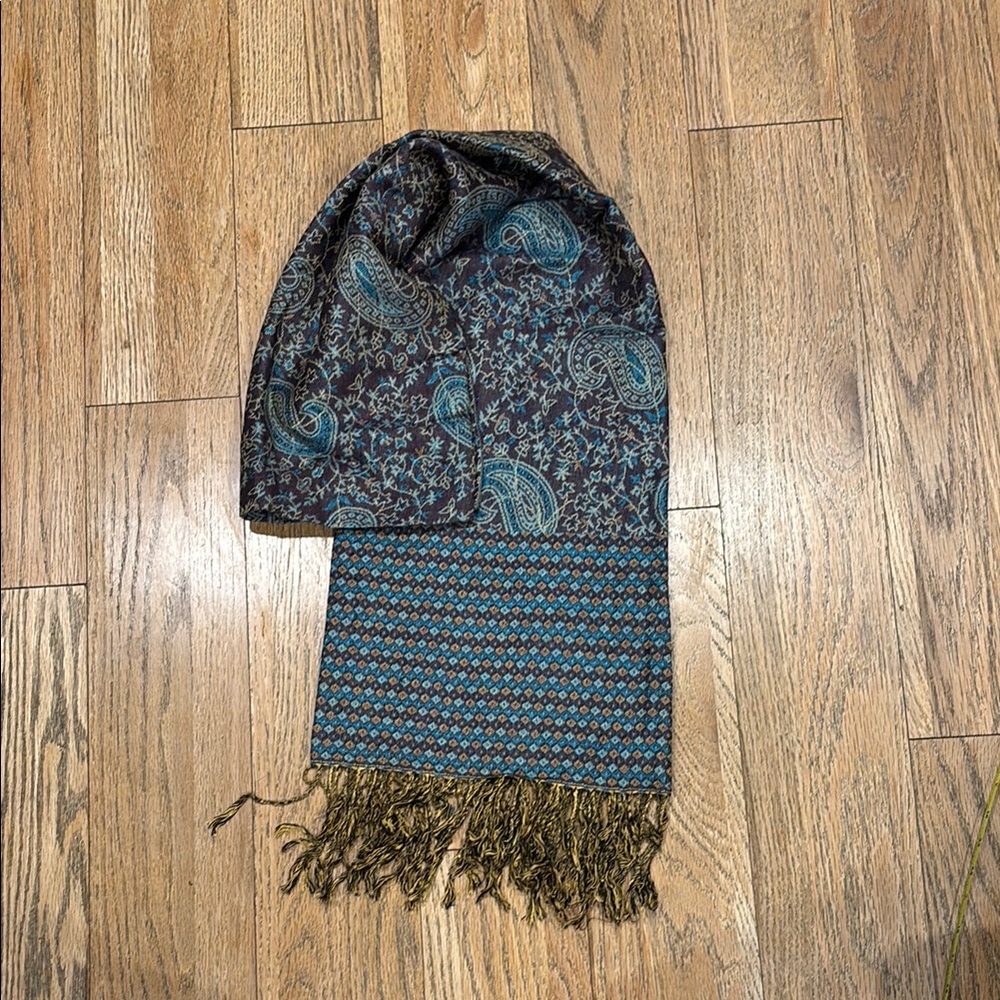 Paisley Patterned Women's Scarf in Dark Purple and Blue